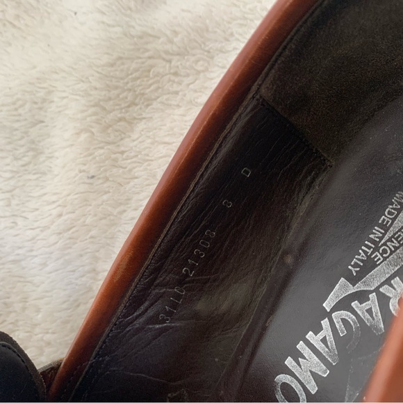 Ferragamo size 8 leather shoes - Picture 7 of 7